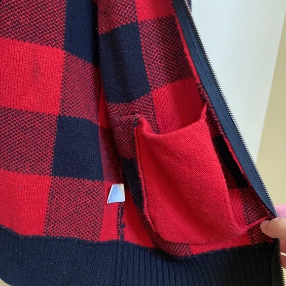 AE sweater - Picture 5 of 8